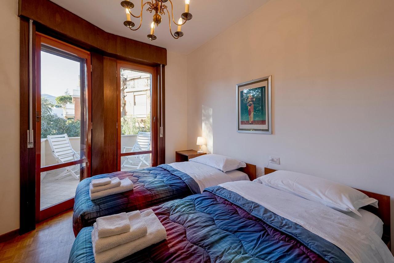 산레모 Portosole Attic - With Terrace And Private Parking 아파트 외부 사진