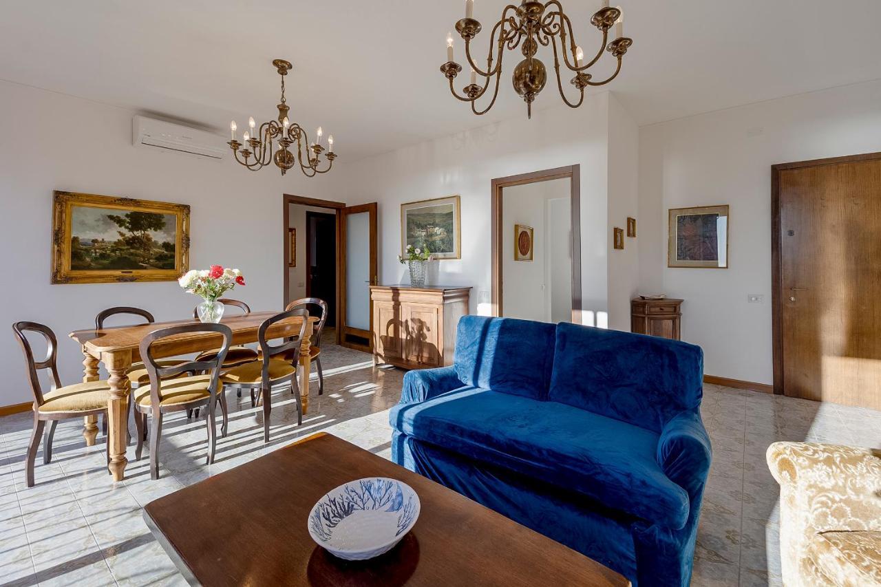산레모 Portosole Attic - With Terrace And Private Parking 아파트 외부 사진