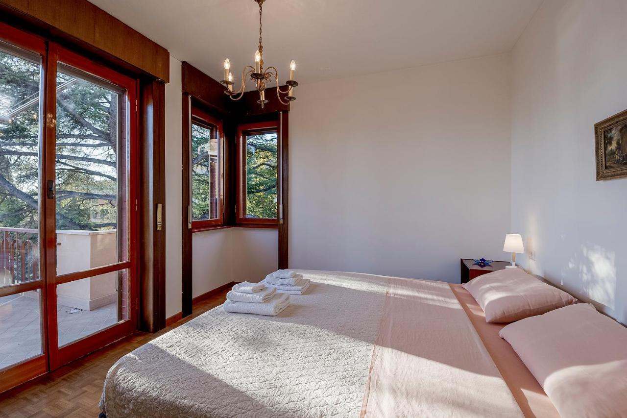 산레모 Portosole Attic - With Terrace And Private Parking 아파트 외부 사진