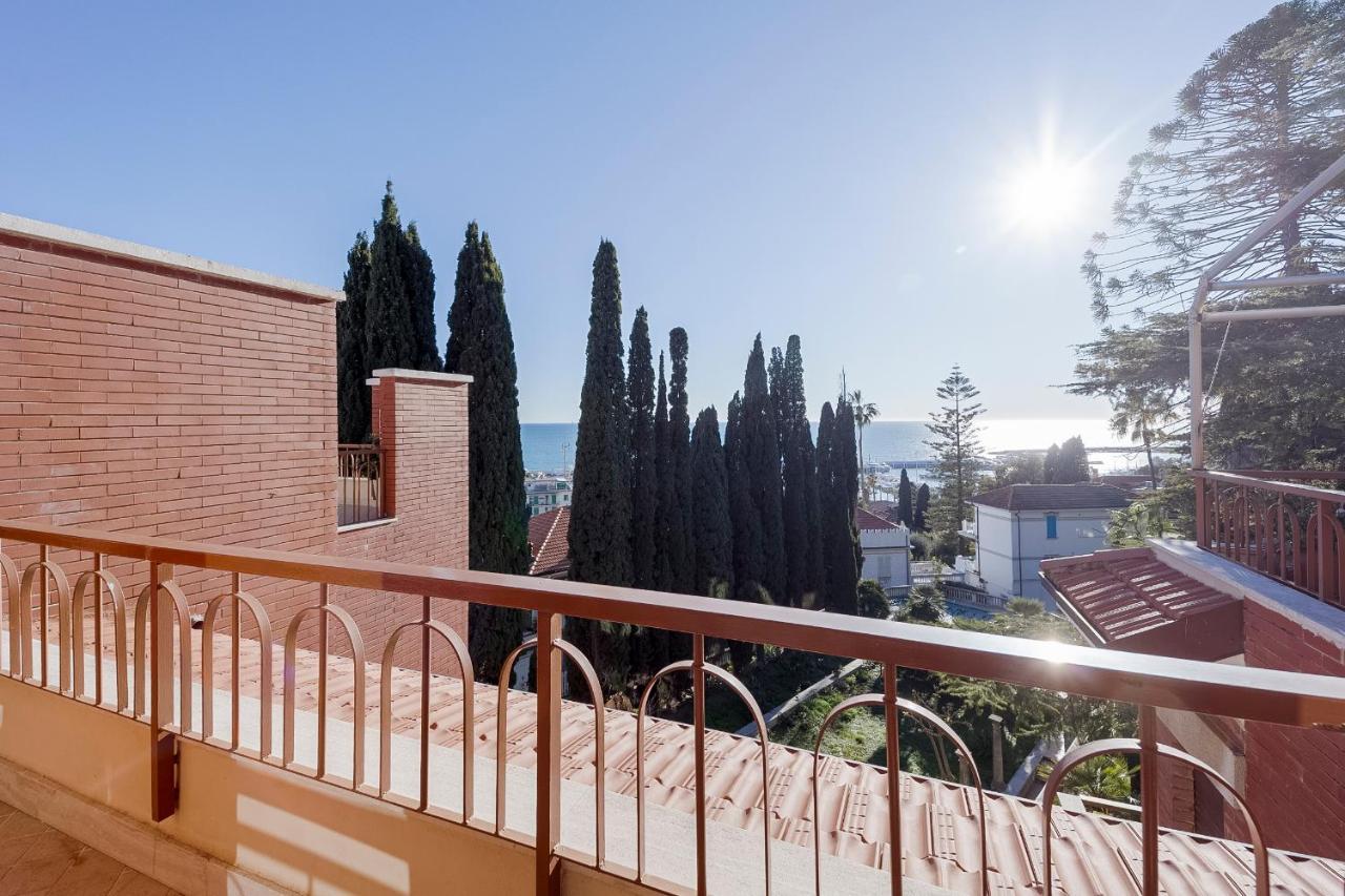 산레모 Portosole Attic - With Terrace And Private Parking 아파트 외부 사진