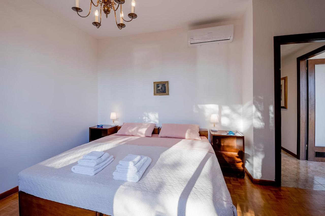 산레모 Portosole Attic - With Terrace And Private Parking 아파트 외부 사진