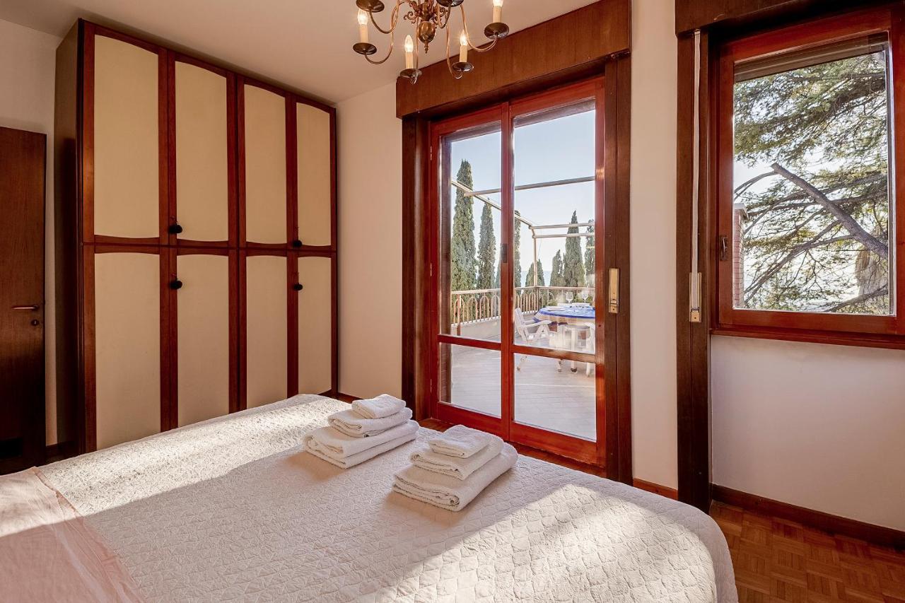 산레모 Portosole Attic - With Terrace And Private Parking 아파트 외부 사진